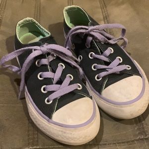 Kids black size 11 Converse All Star shoes